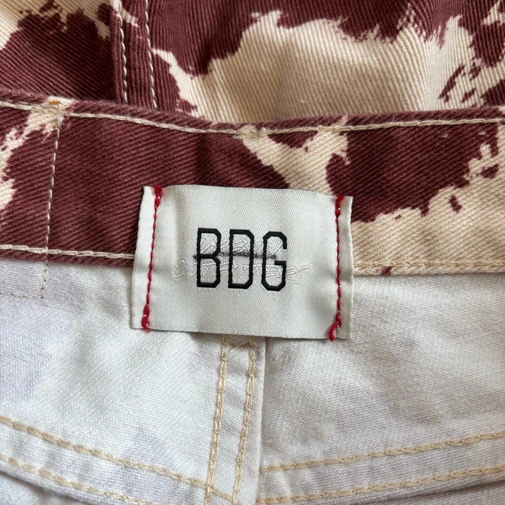 BDG Urban Outfitters Size 26 High & Wide Jean Cow Print - Picture 8 of 8